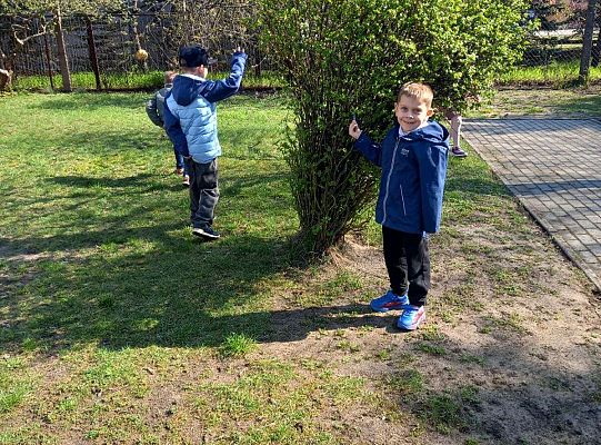 Gr. III Wielkanocne śniadanie oraz szukanie niespodzianek od zająca