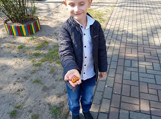 Gr. III Wielkanocne śniadanie oraz szukanie niespodzianek od zająca