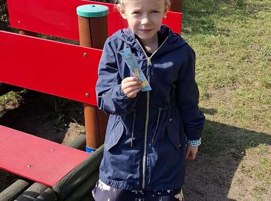 Gr.IV Wielkanocne śniadanie oraz szukanie niespodzianek od zająca.