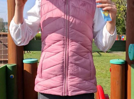 Gr.IV Wielkanocne śniadanie oraz szukanie niespodzianek od zająca.