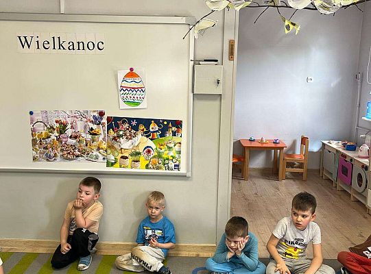 Gr. III Zajęcia o Wielkanocy przeprowadzone przez wolontariuszki ze SP5