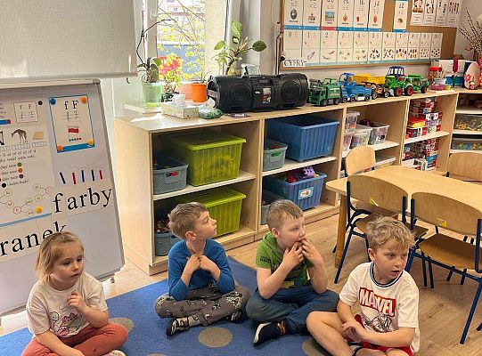 Gr. III Zajęcia o Wielkanocy przeprowadzone przez wolontariuszki ze SP5