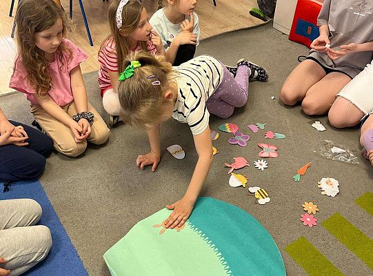 Gr. III Zajęcia o Wielkanocy przeprowadzone przez wolontariuszki ze SP5