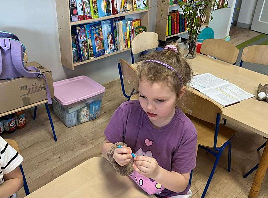 Gr. III Zajęcia o Wielkanocy przeprowadzone przez wolontariuszki ze SP5