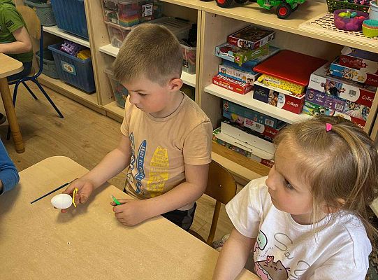 Gr. III Zajęcia o Wielkanocy przeprowadzone przez wolontariuszki ze SP5