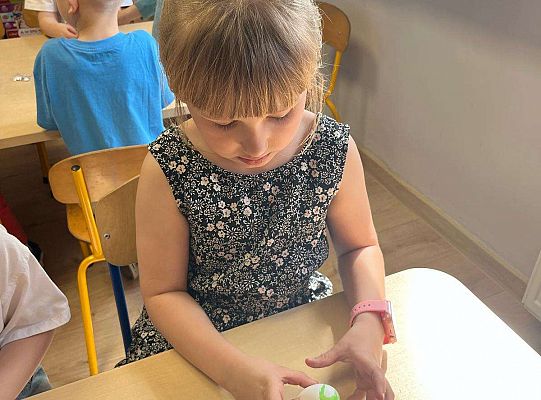 Gr. III Zajęcia o Wielkanocy przeprowadzone przez wolontariuszki ze SP5