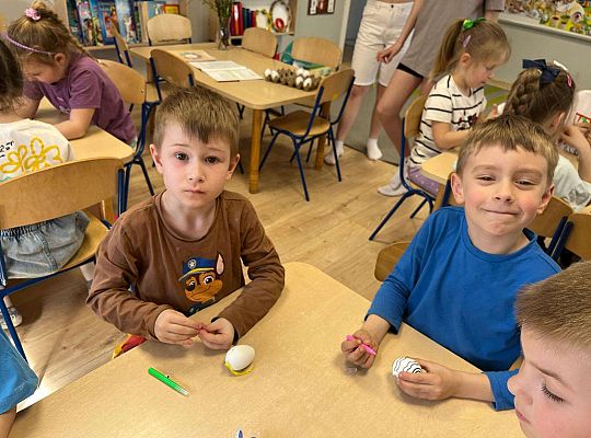 Gr. III Zajęcia o Wielkanocy przeprowadzone przez wolontariuszki ze SP5