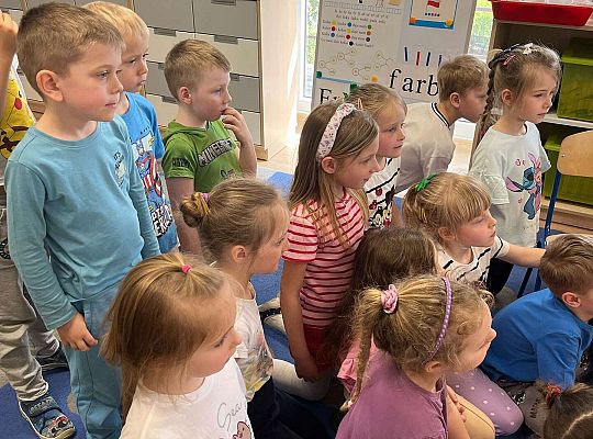 Gr. III Zajęcia o Wielkanocy przeprowadzone przez wolontariuszki ze SP5