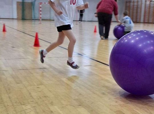 Gr. IV Zawody sportowe w SP nr 7