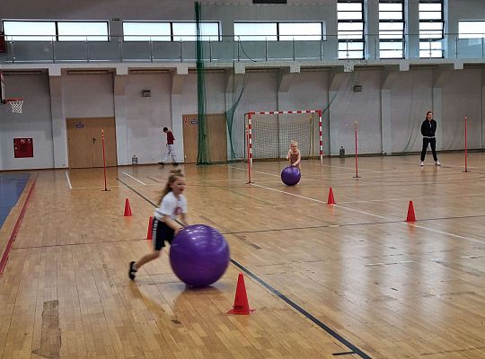 Gr. IV Zawody sportowe w SP nr 7