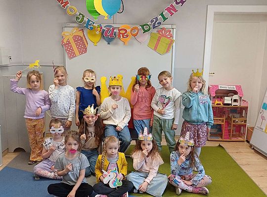 Gr. IV  Urodziny Hani i Wiktorii