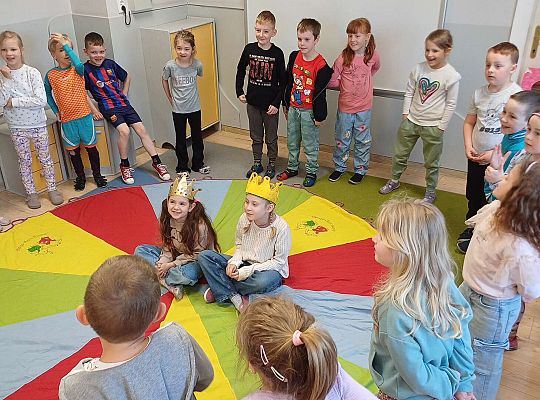 Gr. IV  Urodziny Hani i Wiktorii