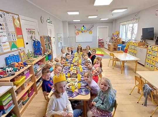 Gr. IV  Urodziny Hani i Wiktorii