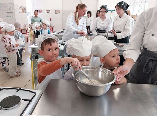 Gr.II Robimy gofry. Dziękujemy Pani Kasiu!