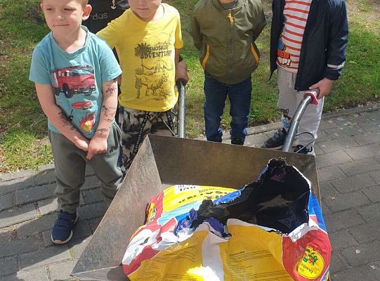 Gr.I Maluszki upiększają nasz ogród