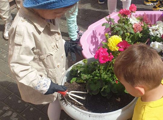 Gr.I Maluszki upiększają nasz ogród
