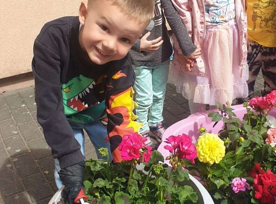 Gr.I Maluszki upiększają nasz ogród