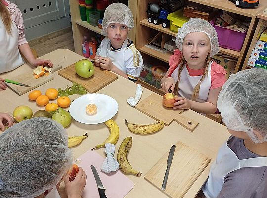 Gr. IV Robimy sałatkę owocową