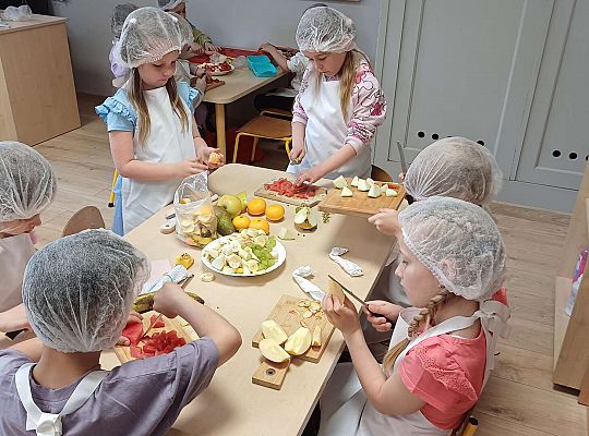 Gr. IV Robimy sałatkę owocową