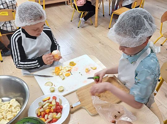 Gr. IV Robimy sałatkę owocową