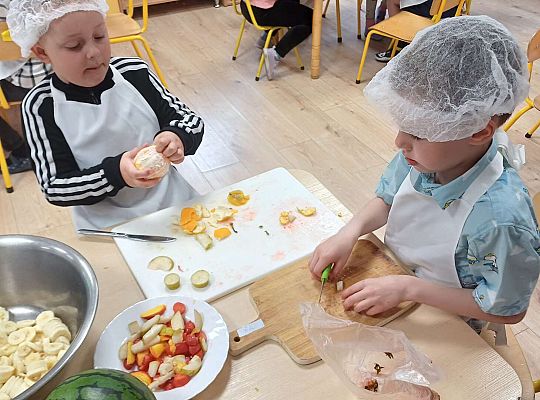 Gr. IV Robimy sałatkę owocową