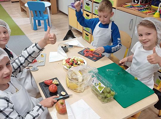 Gr. IV Robimy sałatkę owocową