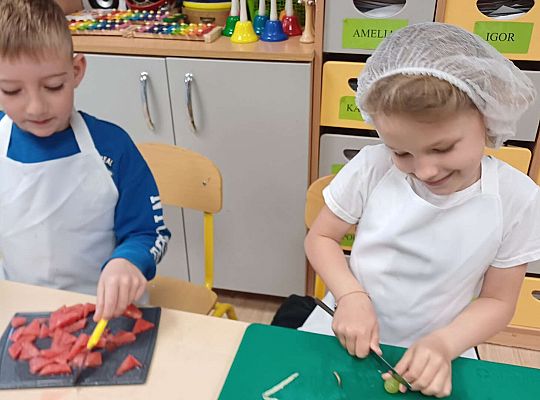 Gr. IV Robimy sałatkę owocową