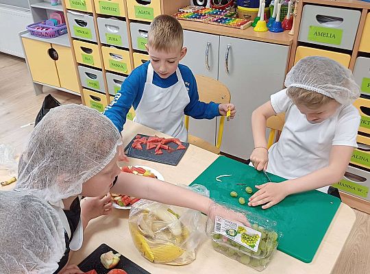 Gr. IV Robimy sałatkę owocową