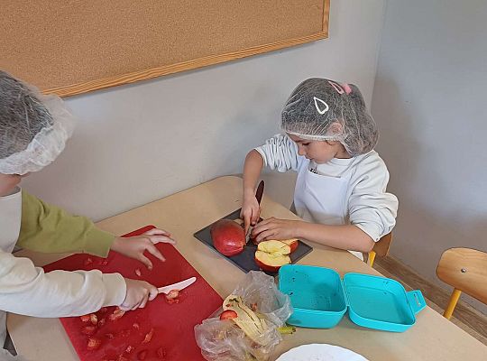 Gr. IV Robimy sałatkę owocową