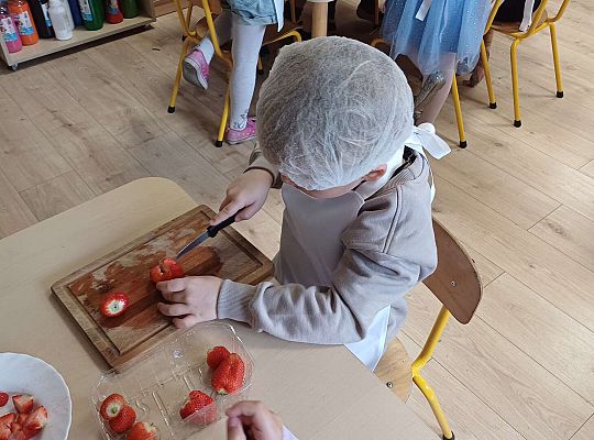 Gr. IV Robimy sałatkę owocową