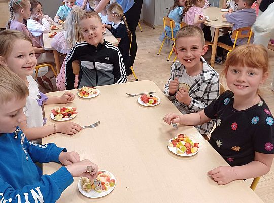 Gr. IV Robimy sałatkę owocową