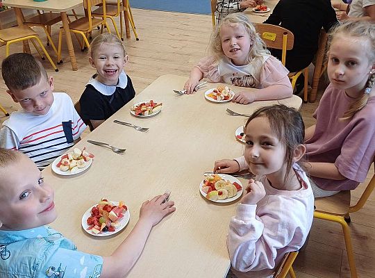 Gr. IV Robimy sałatkę owocową