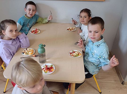 Gr. IV Robimy sałatkę owocową