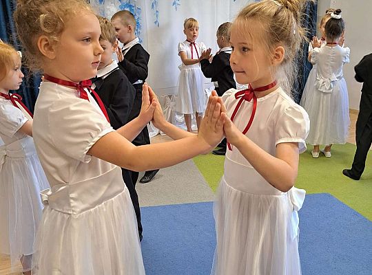 Gr.  III Zakończenie roku oraz pożegnanie przedszkolaków.