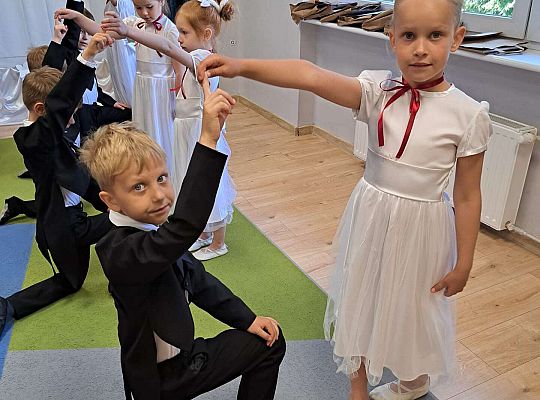 Gr.  III Zakończenie roku oraz pożegnanie przedszkolaków.