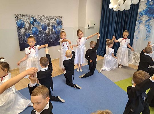 Gr.  III Zakończenie roku oraz pożegnanie przedszkolaków.