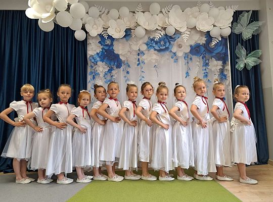 Gr.  III Zakończenie roku oraz pożegnanie przedszkolaków.