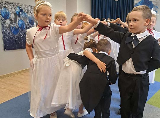Gr.  III Zakończenie roku oraz pożegnanie przedszkolaków.