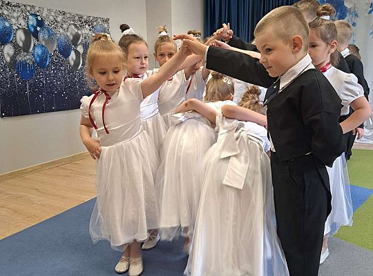 Gr.  III Zakończenie roku oraz pożegnanie przedszkolaków.