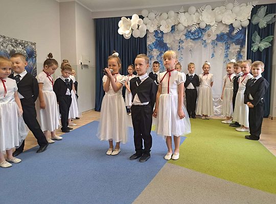 Gr.  III Zakończenie roku oraz pożegnanie przedszkolaków.