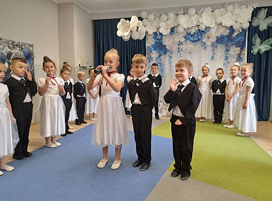 Gr.  III Zakończenie roku oraz pożegnanie przedszkolaków.