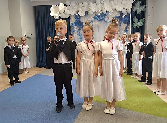 Gr.  III Zakończenie roku oraz pożegnanie przedszkolaków.