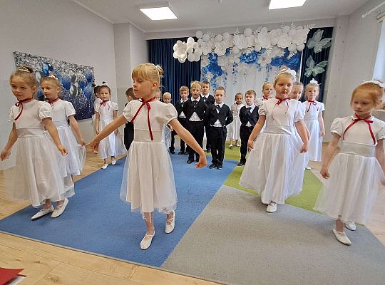 Gr.  III Zakończenie roku oraz pożegnanie przedszkolaków.