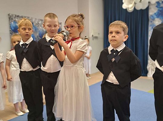 Gr.  III Zakończenie roku oraz pożegnanie przedszkolaków.