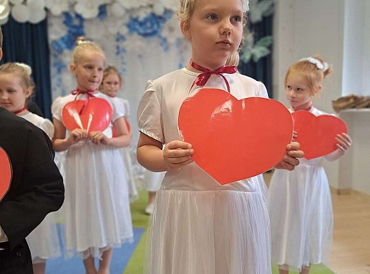 Gr.  III Zakończenie roku oraz pożegnanie przedszkolaków.