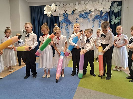 Gr.  III Zakończenie roku oraz pożegnanie przedszkolaków.