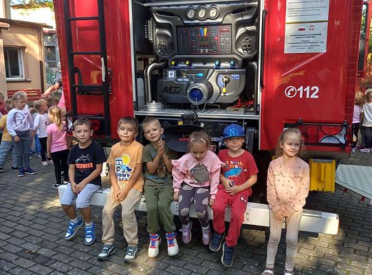 Gr. IV Spotkanie ze strażakami i próbna ewakuacja