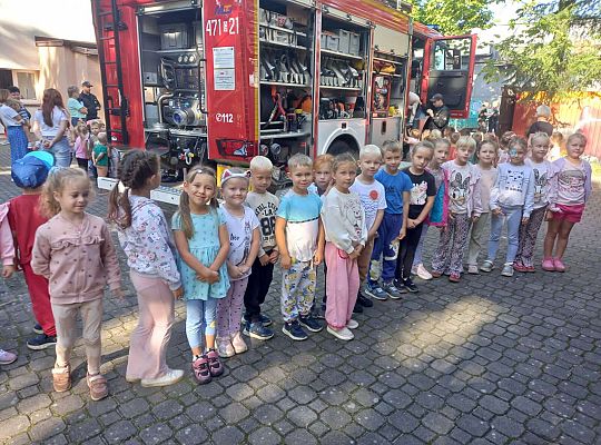 Gr. IV Spotkanie ze strażakami i próbna ewakuacja