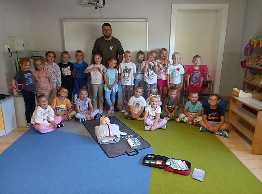 Gr. IV Lęborskie Stowarzyszenie Obronne uczy dzieci pierwszej pomocy