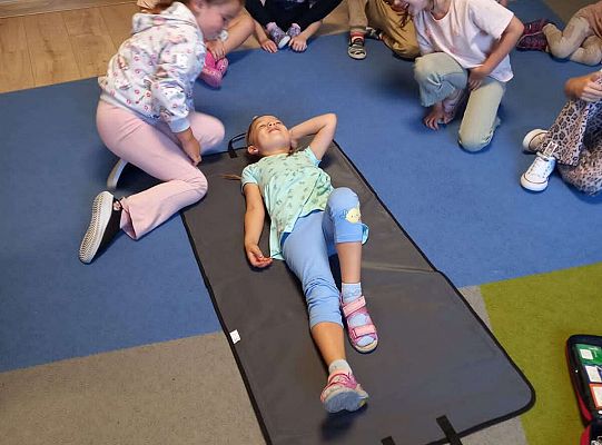 Gr. IV Lęborskie Stowarzyszenie Obronne uczy dzieci pierwszej pomocy